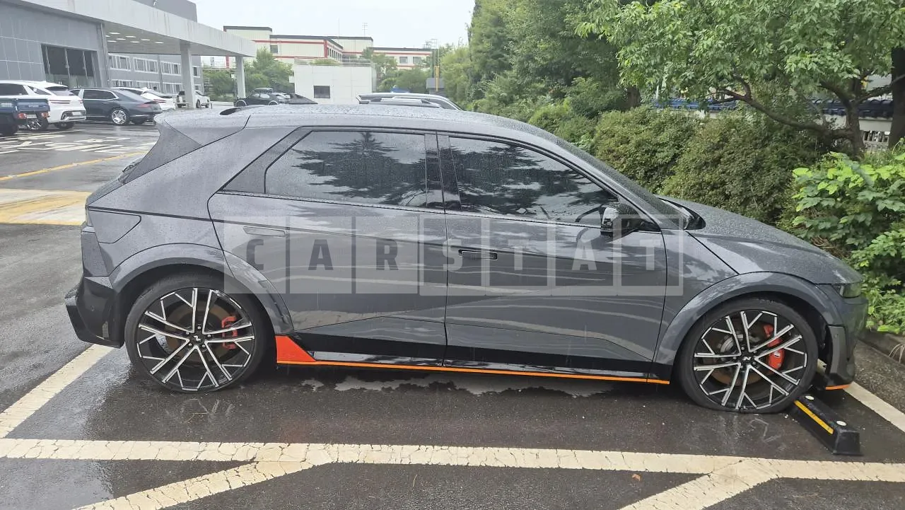Photo 2 of 22: 2023 Hyundai IONIQ 5 N, VIN KMHKN818PRU000240 — Korean insurance auction