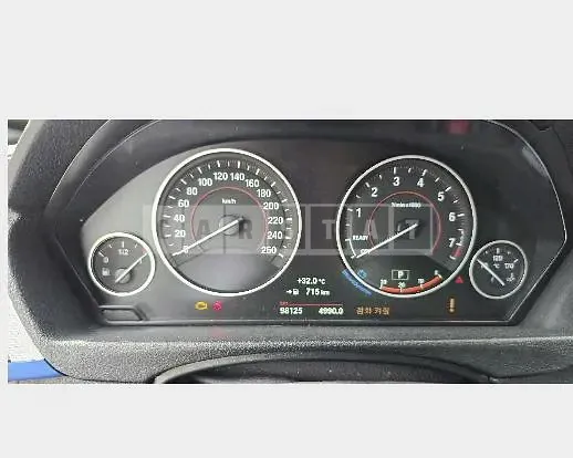 Photo 2 of 8: 2017 BMW 320i — Korean insurance auction