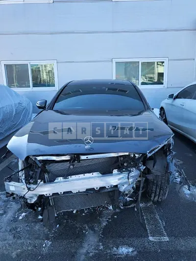 Photo 1 of 29: 2021 Mercedes-Benz E220 d 4Matic, VIN W1KZF0FB2MA994350 — Korean insurance auction