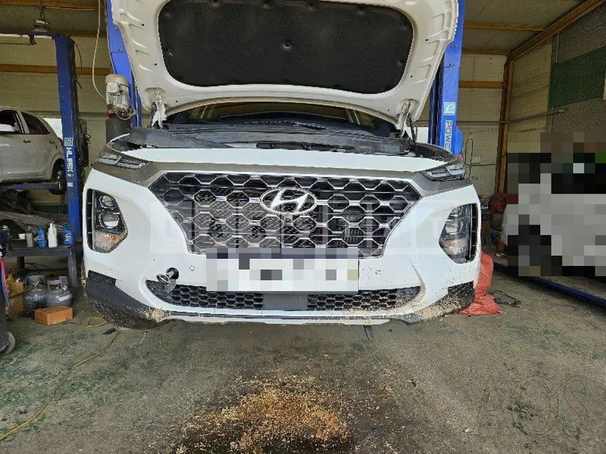 Photo 2 of 43: 2020 Hyundai Santa Fe TM 2.0 Diesel, VIN KMHS381BBLU287607 — Korean insurance auction