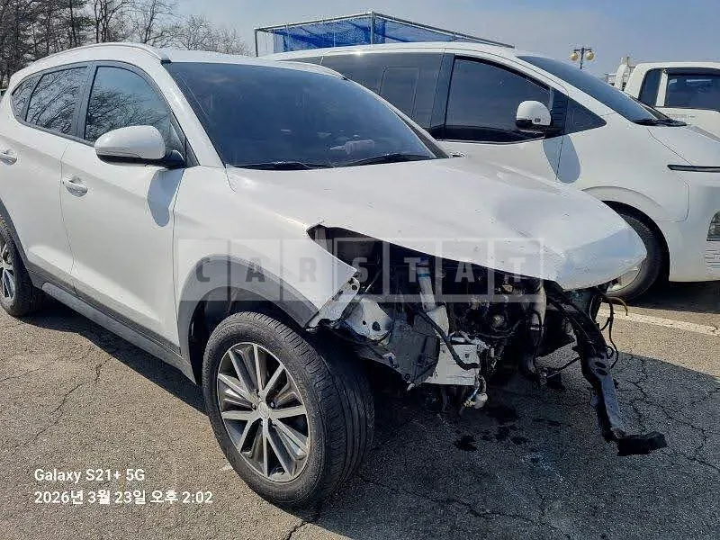 Photo 2 of 21: 2017 Hyundai Tucson, VIN KMHJ381ABHU443655 — Korean insurance auction
