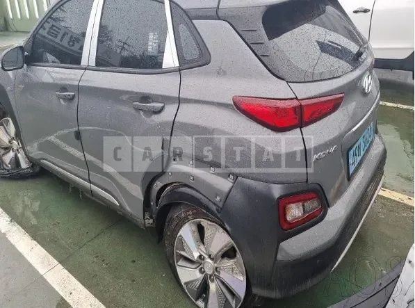 Photo 2 of 11: 2019 Hyundai Kona Electric, VIN KMHK381GFKU038267 — Korean insurance auction