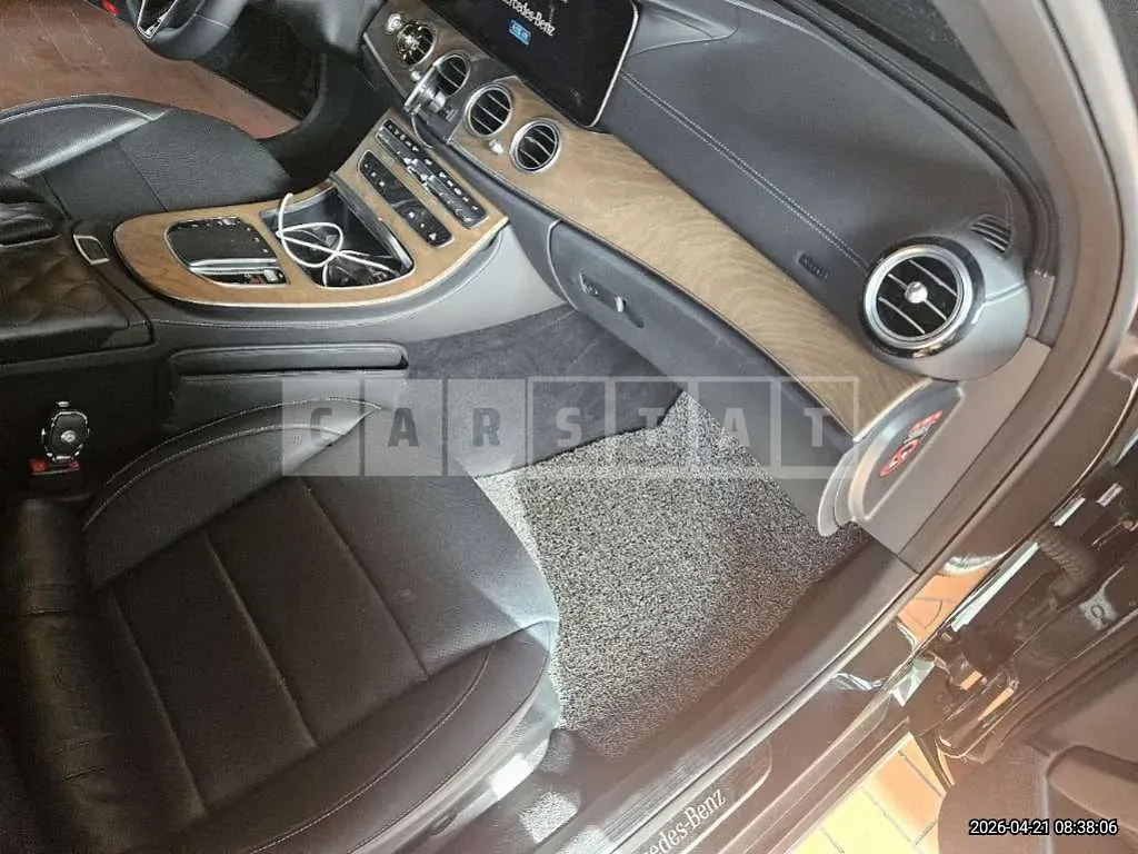 Photo 2 of 33: 2022 Mercedes-Benz E250 — Korean insurance auction
