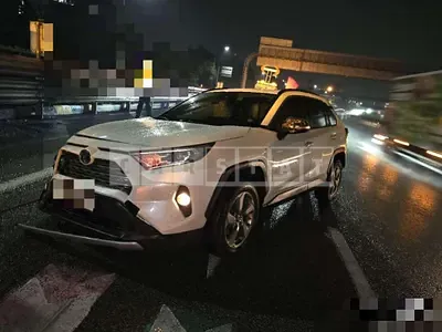 Photo 1 of 5: 2019 Toyota Lave 4 Hybrid AWD — Korean insurance auction