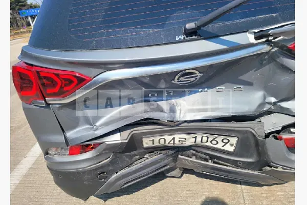 Photo 2 of 11: 2017 Kia Sorento, VIN KNAPS81ABKA479906 — Korean insurance auction