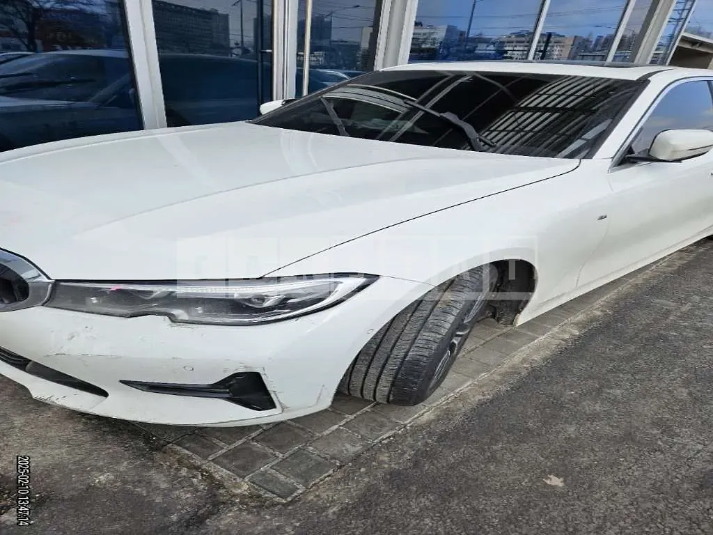 Photo 2 of 24: 2019 BMW 320d — Korean insurance auction