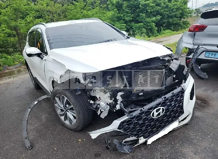 Photo 2 of 15: 2019 Hyundai Santa Fe, VIN KMHS281BBKU054128 — Korean insurance auction