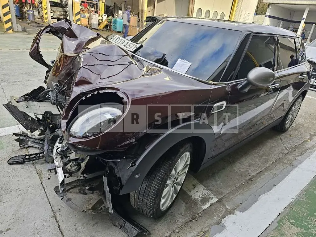 Photo 2 of 5: 2019 MINI Cooper Clubman, VIN WMWLN5103K2L14160 — Korean insurance auction