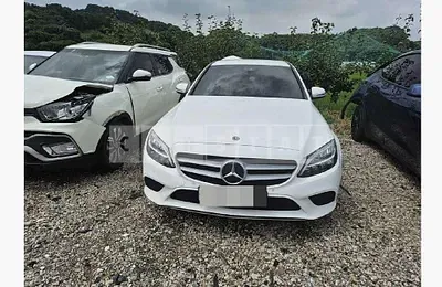 Photo 1 of 29: 2019 Mercedes-Benz C 200 — Korean insurance auction