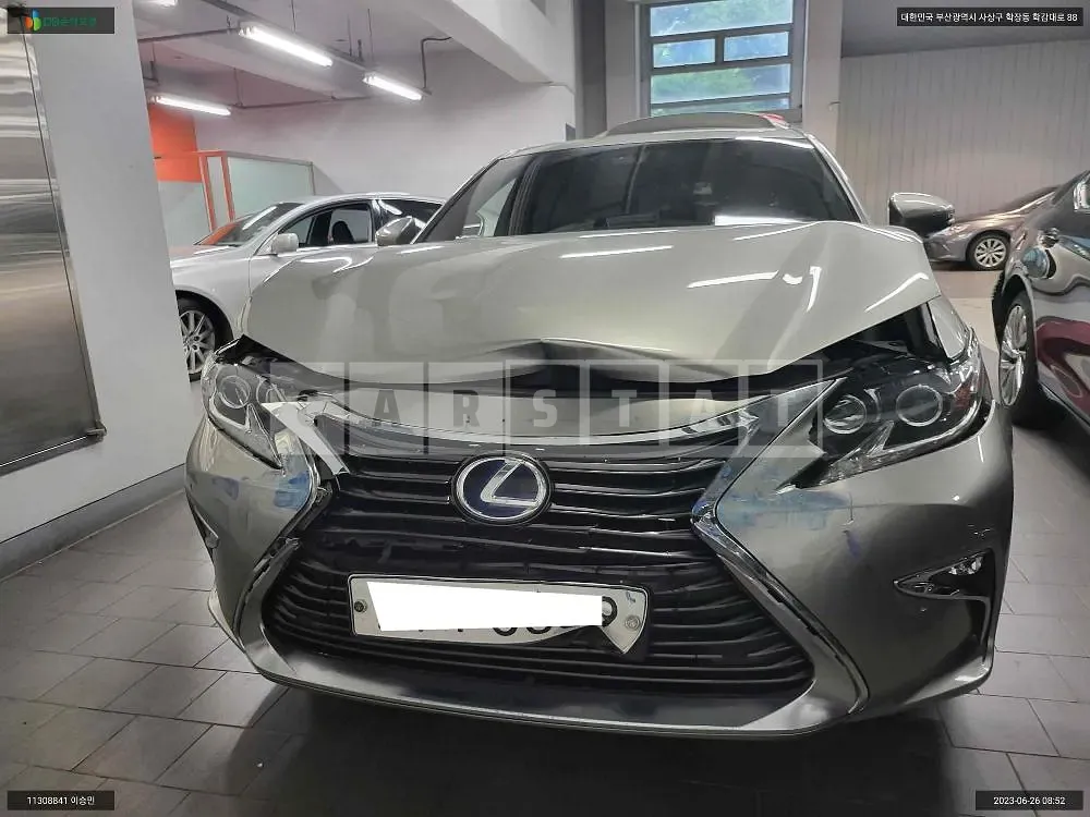 Photo 2 of 10: 2018 Lexus ES300h, VIN JTHBW1GG4J2172438 — Korean insurance auction
