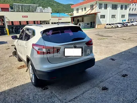 Photo 2 of 11: 2016 Nissan Qashqai, VIN SJNDJ18E8GA565735 — Korean insurance auction