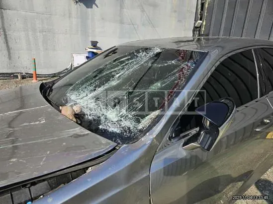 Photo 2 of 19: 2022 Lexus ES300h, VIN JTHBA1C10N2010358 — Korean insurance auction