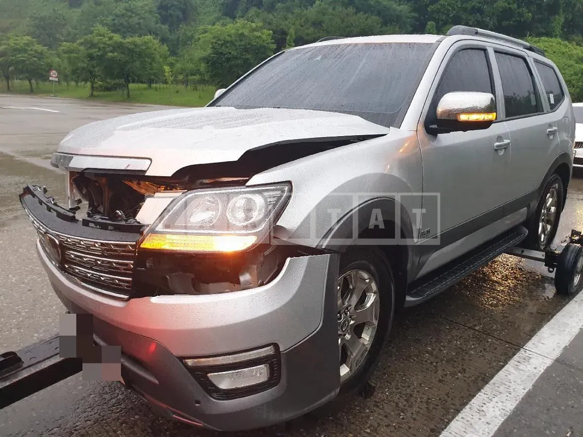 Photo 2 of 5: 2016 Kia Mojave 3.0 4WD, VIN KNAKN814DHA157981 — Korean insurance auction