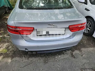 Photo 1 of 10: 2015 Jaguar XE 2.0d — Korean insurance auction