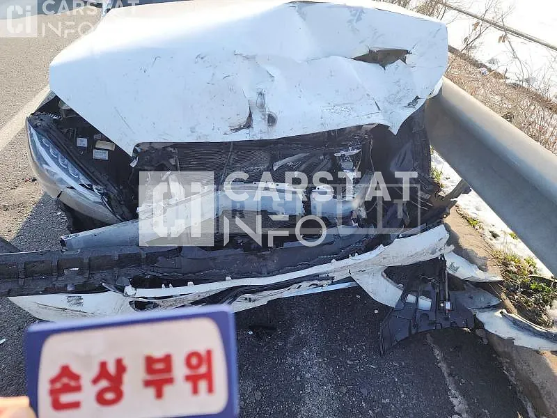 Photo 2 of 41: 2015 Mercedes-Benz C220d, VIN WDDWF0FB7GF237082 — Korean insurance auction