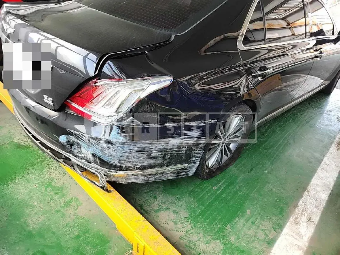 Photo 2 of 22: 2018 Genesis EQ900 — Korean insurance auction