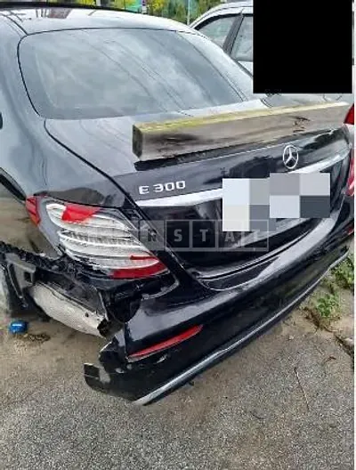 Photo 1 of 15: 2017 Mercedes-Benz E300 — Korean insurance auction