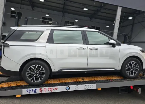 Photo 2 of 50: 2023 Kia Carnival — Korean insurance auction