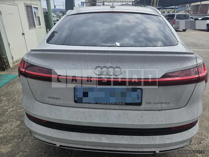 Photo 2 of 21: 2021 Audi e-tron Sportback 55 Quattr, VIN WAUZZZGE0MB043683 — Korean insurance auction