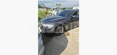 Photo 1 of 19: 2019 BMW 520i Luxury — Korean insurance auction