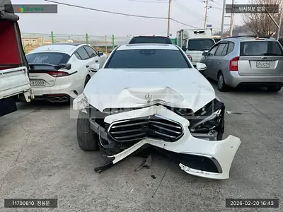 Photo 1 of 32: 2022 Mercedes-Benz E250, VIN W1KZF4FB3NB056490 — Korean insurance auction