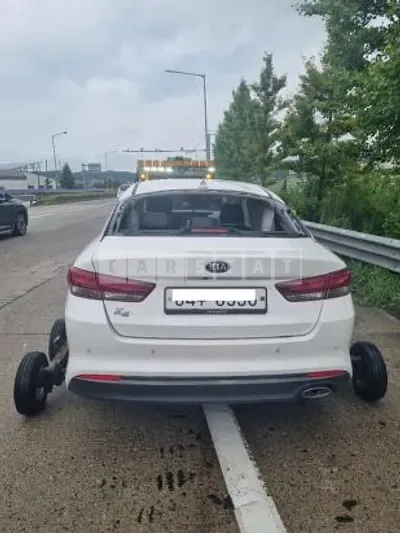 Photo 1 of 4: 2018 Kia K5 — Korean insurance auction