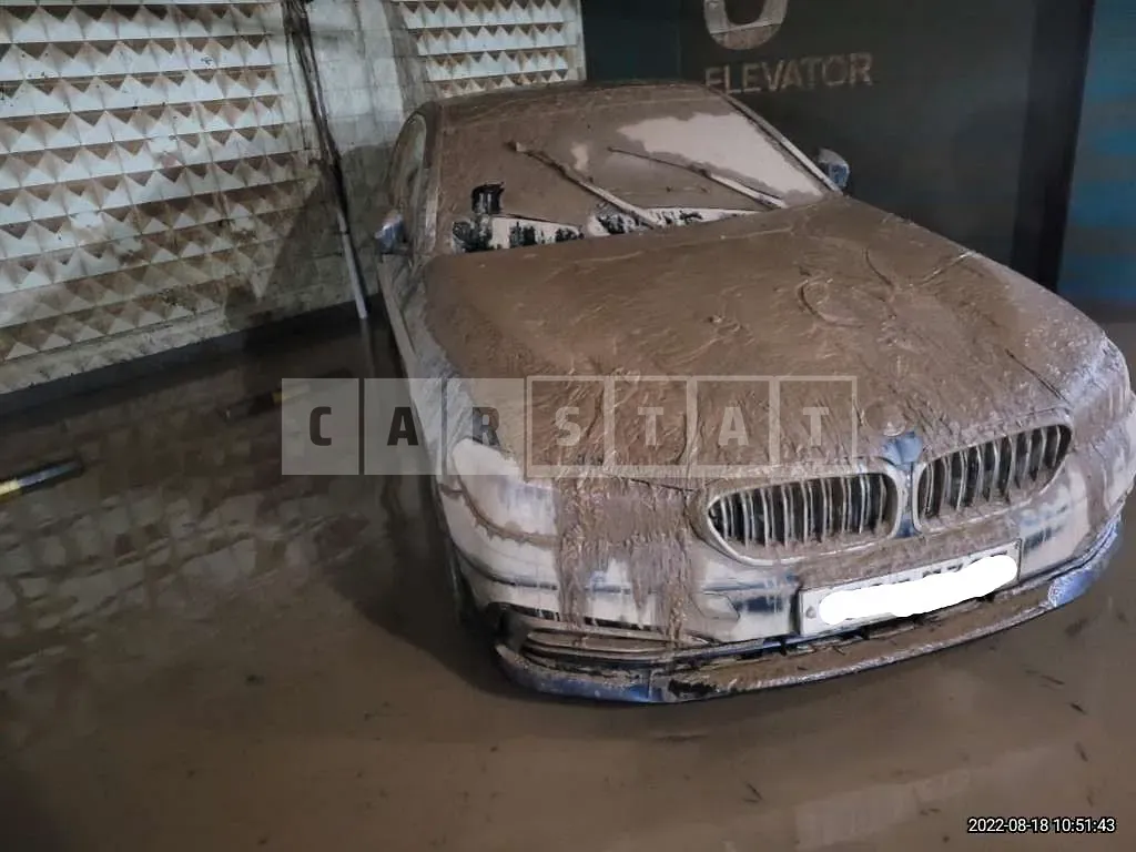 Photo 2 of 3: 2020 BMW 520i Luxury, VIN WBAJK9104LCD91934 — Korean insurance auction