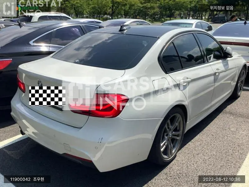 Photo 2 of 6: 2018 BMW 320i, VIN WBA8A9102JAE92092 — Korean insurance auction