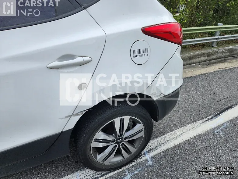 Photo 2 of 7: 2015 Hyundai Tucson ix — Korean insurance auction