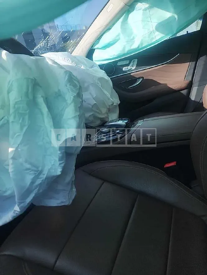 Photo 2 of 27: 2018 Mercedes-Benz E220 d — Korean insurance auction