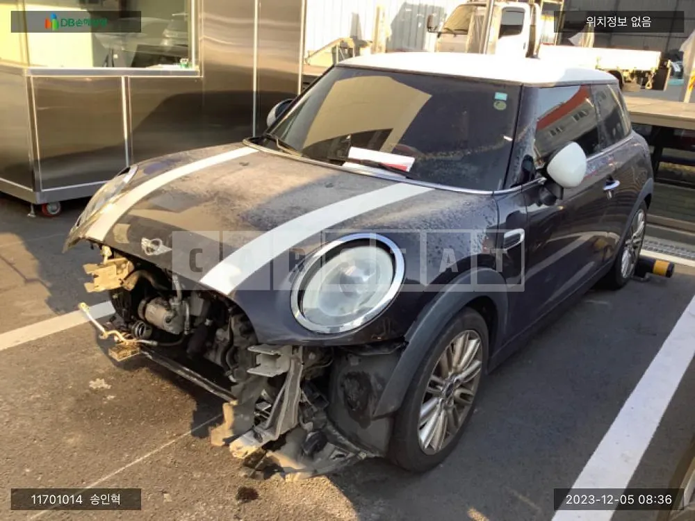 Photo 2 of 9: 2015 MINI Cooper, VIN WMWXM5103F3A17221 — Korean insurance auction
