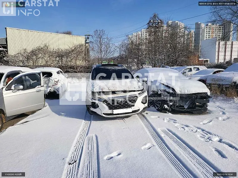 Photo 2 of 26: 2019 Hyundai Santa Fe, VIN KMHS381ABKU177949 — Korean insurance auction