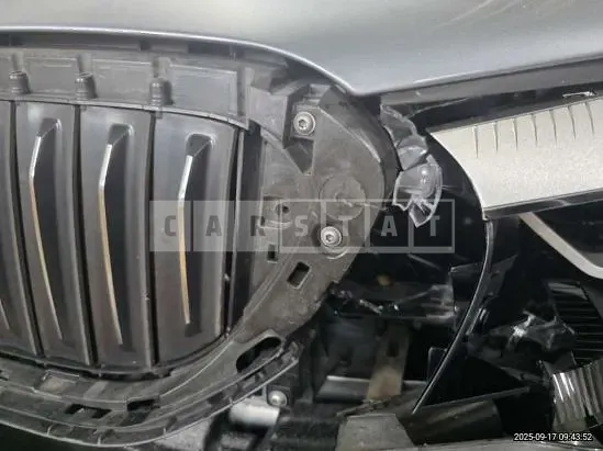 Photo 2 of 16: 2020 BMW 520i Luxury — Korean insurance auction