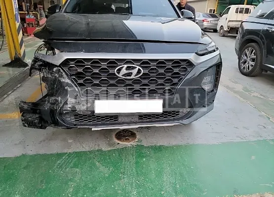 Photo 2 of 18: 2019 Hyundai Santa Fe, VIN KMHS281BBKU006706 — Korean insurance auction