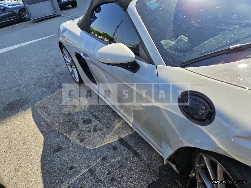 Photo 2 of 50: 2019 Porsche 718 Baxter, VIN WP0CA2985KS214049 — Korean insurance auction