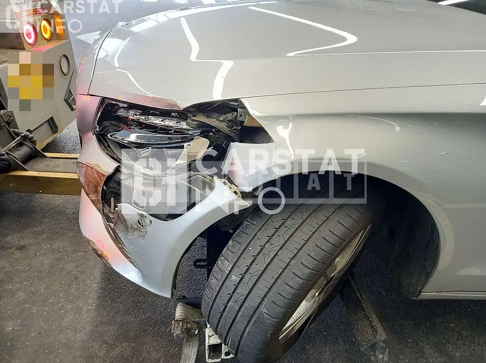 Photo 2 of 10: 2017 Mercedes-Benz C220d 4Matic, VIN WDDWF0FB7HR283401 — Korean insurance auction