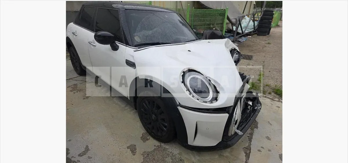 Photo 2 of 10: 2023 MINI Cooper Five-Door — Korean insurance auction