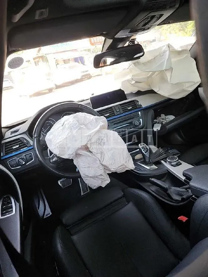 Photo 2 of 18: 2015 BMW 320d, VIN WBA3D310XFK471617 — Korean insurance auction