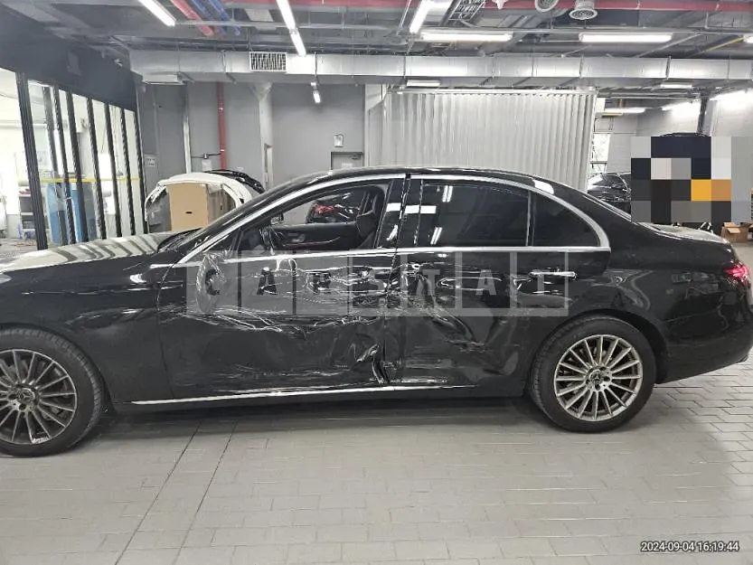 Photo 2 of 51: 2022 Mercedes-Benz E250 — Korean insurance auction