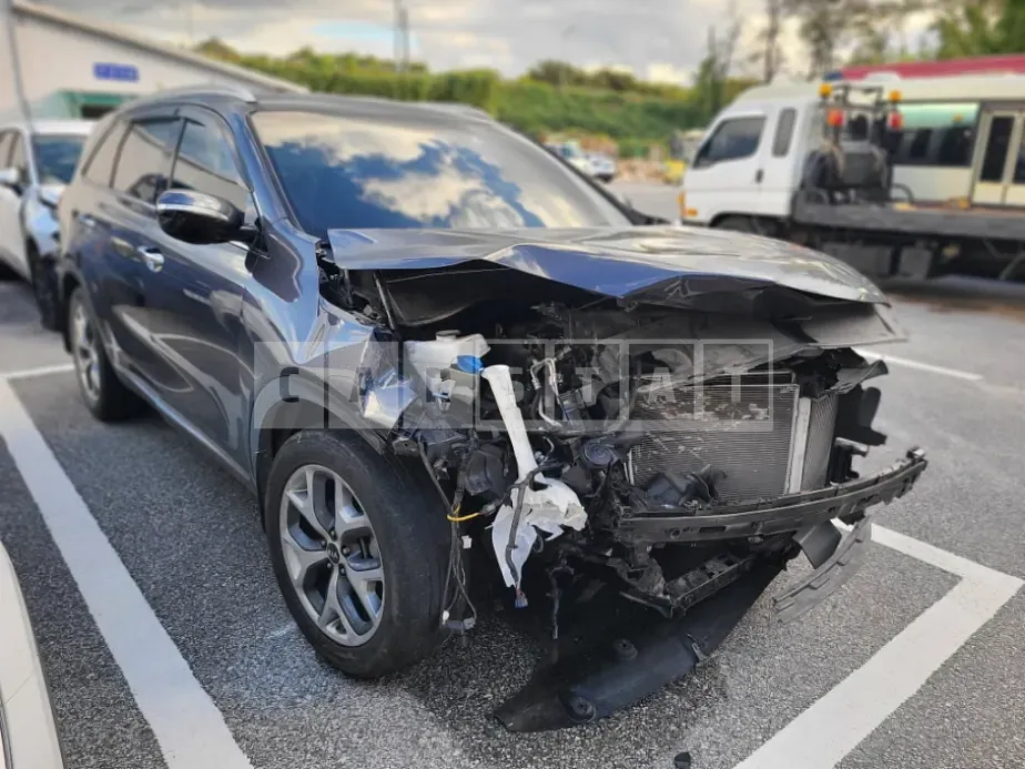Photo 2 of 11: 2016 Kia Sorento 2.0 — Korean insurance auction