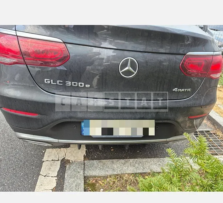 Photo 2 of 57: 2021 Mercedes-Benz GLC300 e 4Matic Coupe, VIN W1N0J5DB9MF999722 — Korean insurance auction
