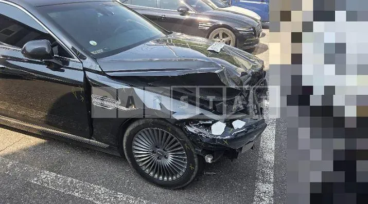 Photo 2 of 12: 2019 Genesis G90, VIN KMHG141DDKU066902 — Korean insurance auction