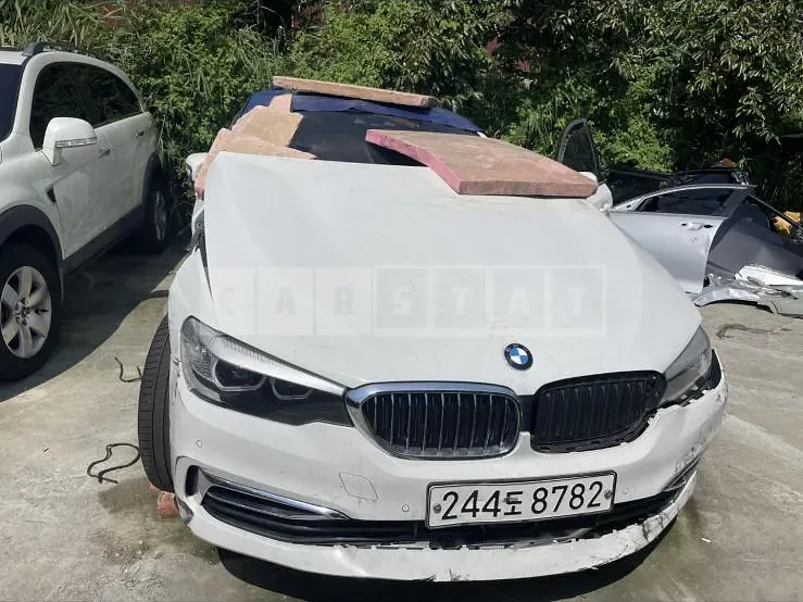 Photo 2 of 7: 2020 BMW 520i, VIN WBAJK9107LCE33593 — Korean insurance auction