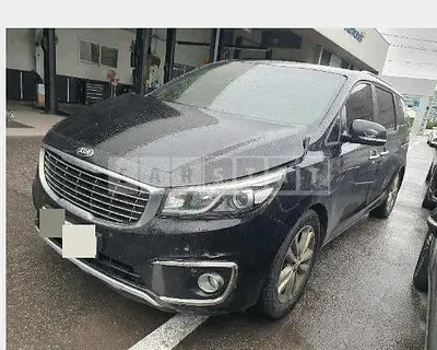 Photo 1 of 8: 2016 Kia Carnivals — Korean insurance auction