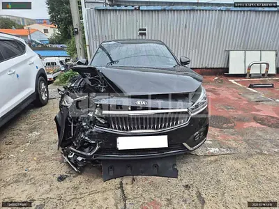 Photo 1 of 12: 2016 Kia K7, VIN KNALC411BGA049779 — Korean insurance auction