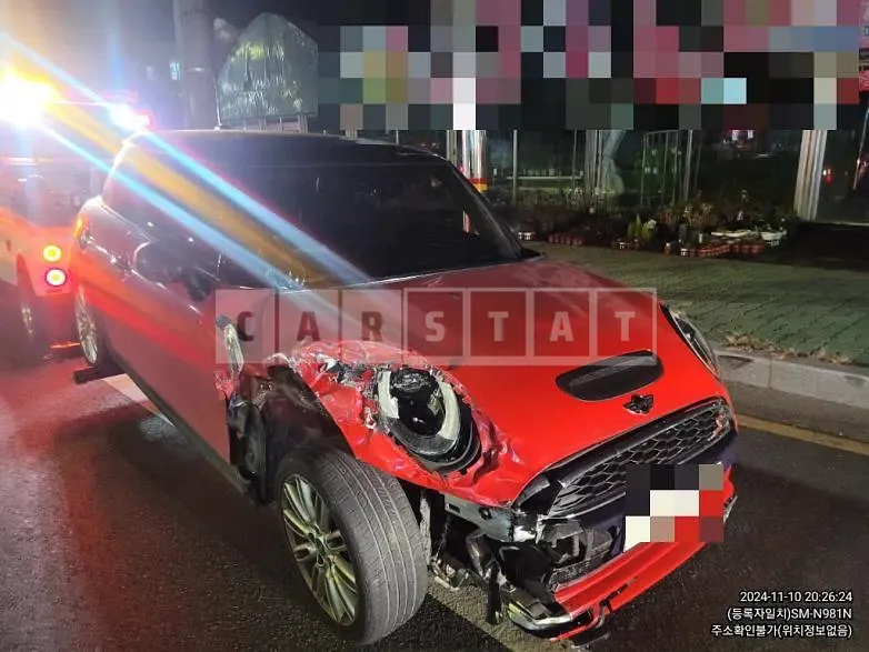 Photo 2 of 4: 2015 MINI The New Cooper — Korean insurance auction