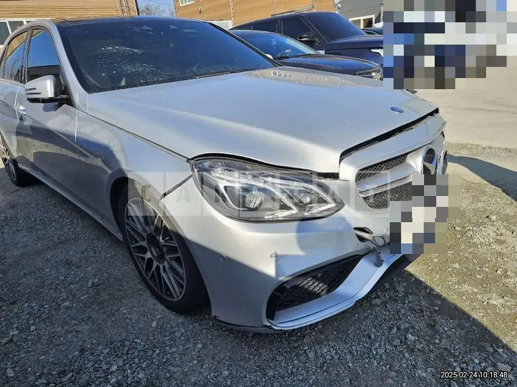Photo 2 of 9: 2014 Mercedes-Benz E300 — Korean insurance auction