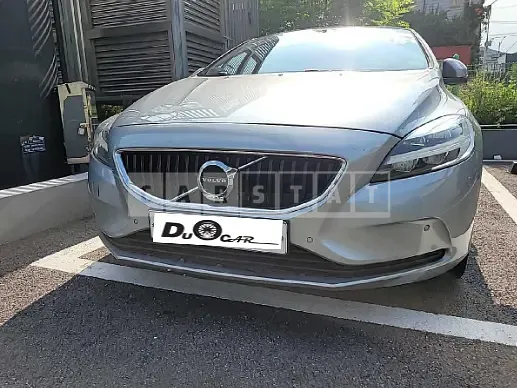 Photo 2 of 24: 2017 Volvo V40 D3, VIN YV1MV79K0H2383674 — Korean insurance auction