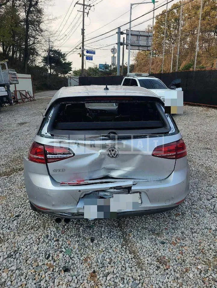 Photo 2 of 8: 2015 Volkswagen Golf TDI BMT, VIN WVWZZZAUZFW242779 — Korean insurance auction