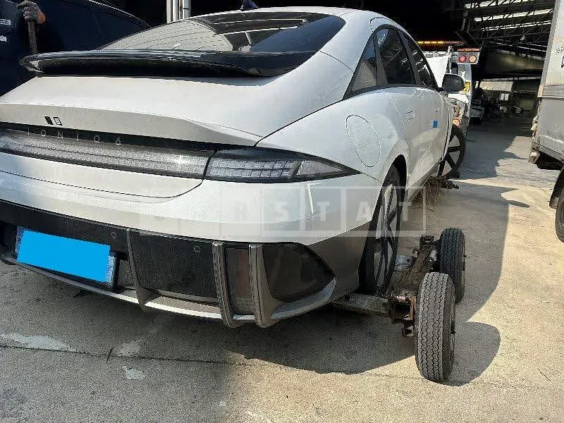 Photo 2 of 15: 2024 Hyundai IONIQ 6, VIN KMHM141BFSA098000 — Korean insurance auction